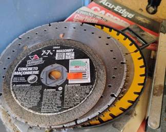 Assortment of Circular Saw Blades