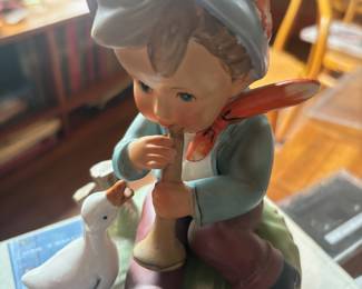 Erich Stauffer "Barnyard Lyrics" Figurine