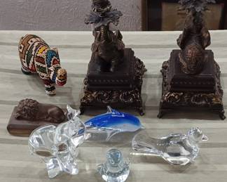 lots of paperweights in this sale.  many are by Murano, the dove in this one is Baccarat. 