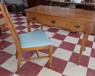 Antique desk and chair beautiful condition signed in the center drawer by Northern Furniture Company