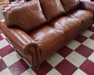 Very nice Thomasville leather sofa 
