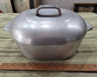 Wagner magnalite roaster c 1940s