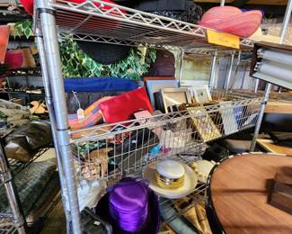 Lots of nik naks $2-$15