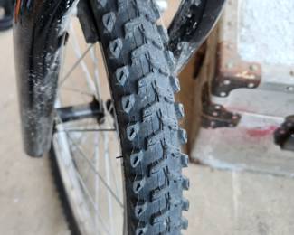 Same bike
Has good tires.
$20