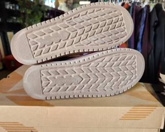 Ugg in excellent condition
Was $60
Now $40 for this 4 day event