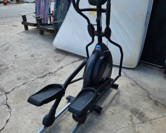Large elliptical. Gym type. Heavy duty.
Was $200
Now $100 for this 4 day event.