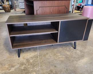 Small tv stand
Was $60
Now $45 for this 4 day event