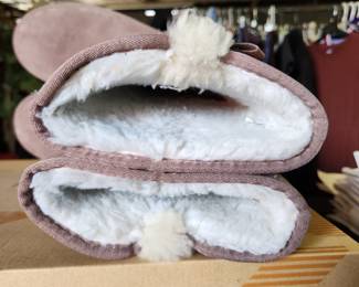 Ugg
Was $60
Now $40 for this 4 day event.