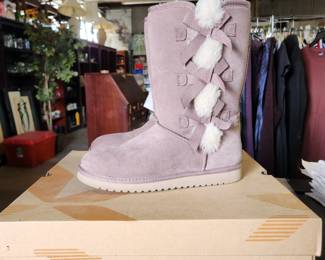 Ugg
Was $60
Now $40 for this 4 day event.