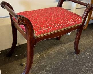 $250 Mahogany Victorian style bench 26 x 14 x 18.5