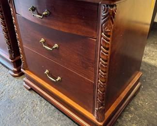 $100 ea nightstands 3 draws 22 x 17 x 22.5