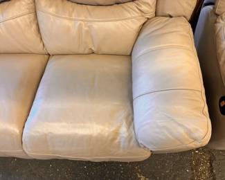 $525 Taupe leather 3-seat, raise legs 