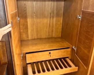 $500 Wardrobe 35 x 24 x 87