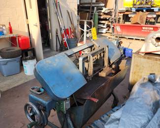 Horizontal band saw