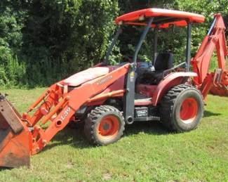 Kubota L39 - 4wd Tractor w/Backhoe Attachment - 2,451 Hours