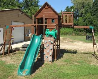 Children's Playhouse w/Slide