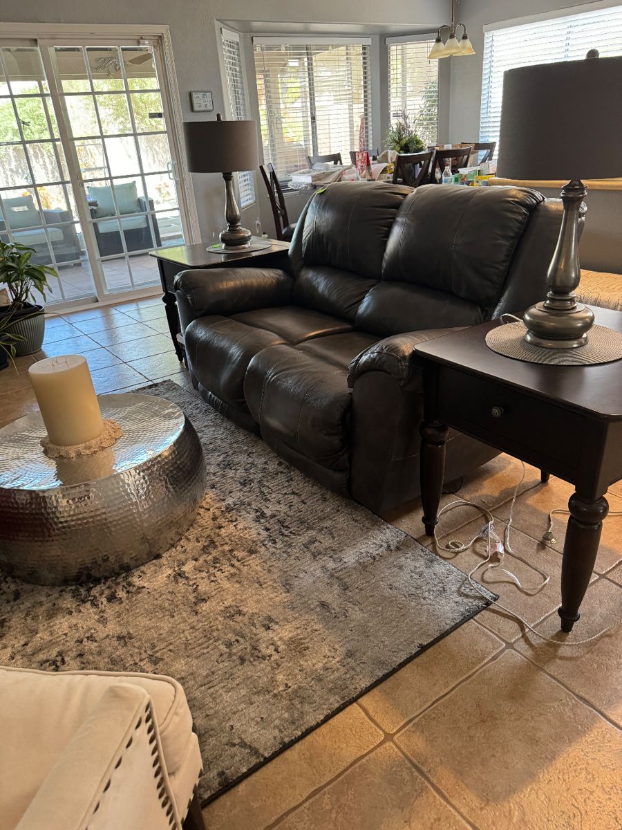 Electric recliner loveseat 