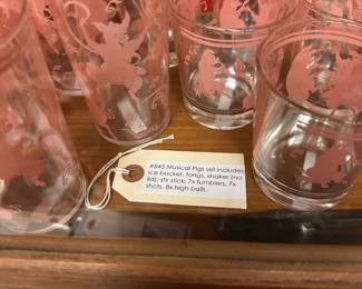 Hazel Atlas Musical Pigs Glassware Set