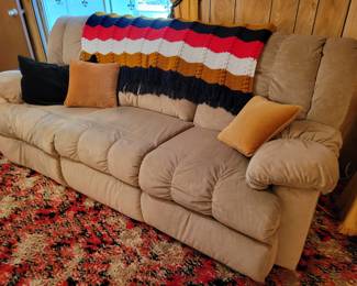 Recliner/massage sofa