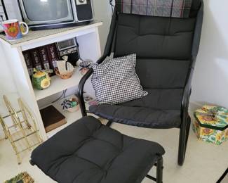 Lounge chair w/ottoman