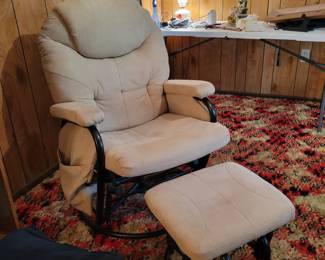 Glider chair w/ottoman