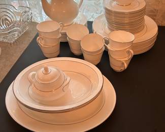 Royal Doulton 
Lace Point
Excellent Condition