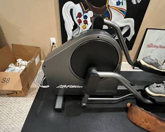 LIFEFITNESS ELIPTICAL