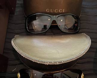 GUCCI SUNGLASSES