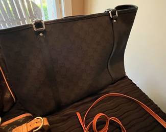 GUCCI TOTE HANDBAG