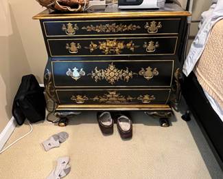 PAIR OF PAINTED NIGHTSTANDS