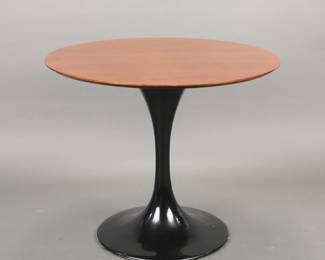 Saarinen style tulip table