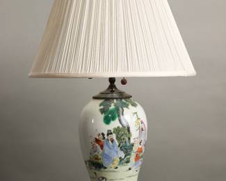 Fine Chinese painted vase lamp