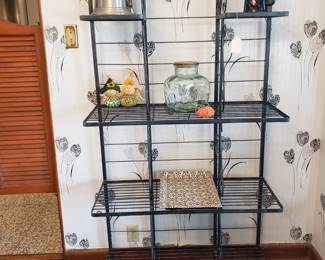 Black Metal Baker's Rack