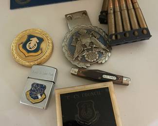 Assorted Air Force memorabilia.