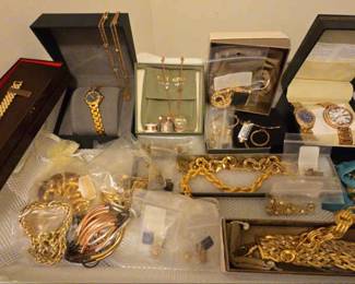 007 All That Glitters