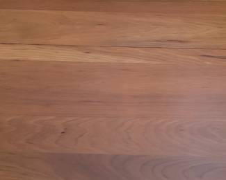 Dining table fully extended 6' long, each section is 2' long