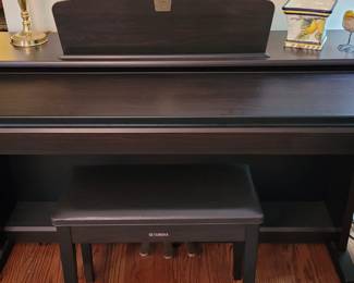 Yamaha Clavinova CVP-202!  See extensive Details under the Estate Sale Description. The Yamaha Clavinova CVP-202 features over 723 different sounds to give you a wide array of creativity at the helm.