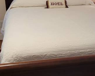 Queen size Sleigh bed