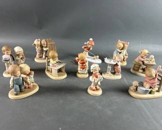 Lot 271 | Vintage 12 Memories Of Yesterday Figures
