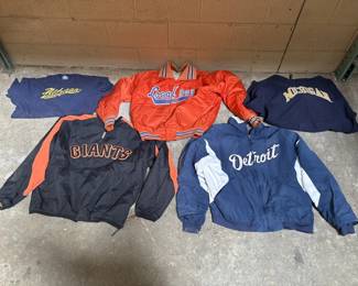 Lot 431 | Vtg Sports Jackets & Clothing
