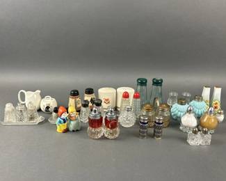Lot 162 | Vintage Salt & Pepper Shakers

