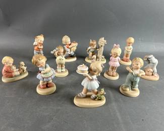 Lot 261 | Vintage 11 Memories Of Yesterday Figures

