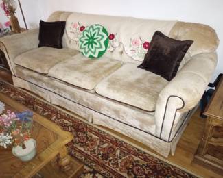 Full Size LR Sofa needs a good home!, 