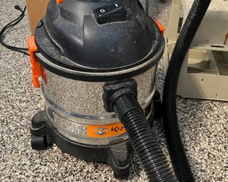 Shop vacuum