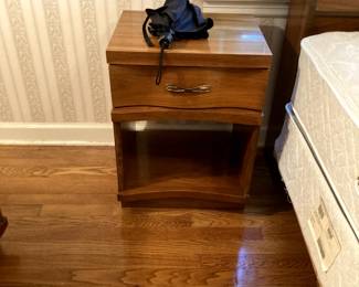 Bassett nightstand/end table