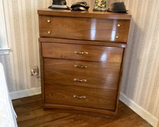 Bassett 5 drawer chest
