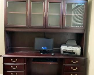 Paoli Desk With Hutch