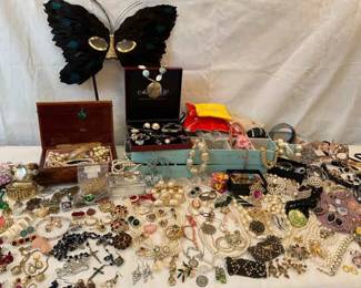Costume Jewelry Boxes 