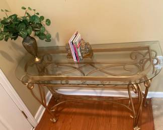 Entryway Table And Decor