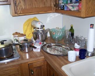 KITCHEN AID MIXER & MORE KITCHEN MISC.